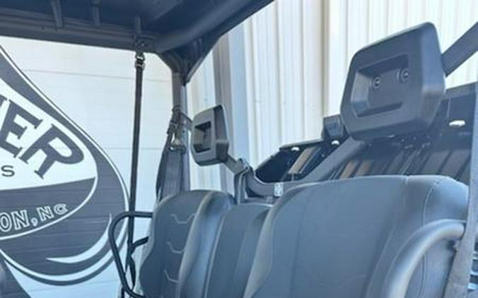 2025 Can-Am® Defender MAX XT HD10