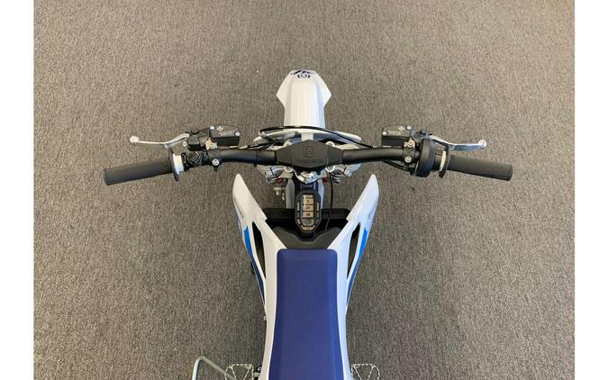 2024 Husqvarna Motorcycles EE 3