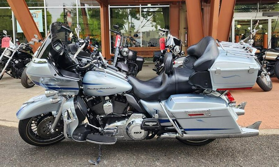 2011 Harley-Davidson® FLTRU - Road Glide® Ultra