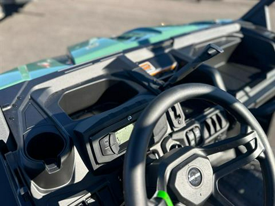 2025 Can-Am Defender MAX HD7