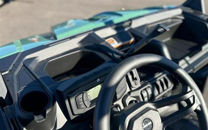 2025 Can-Am Defender MAX HD7