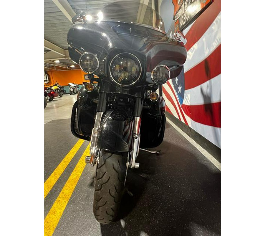 2017 Harley-Davidson CVO™ Street Glide®