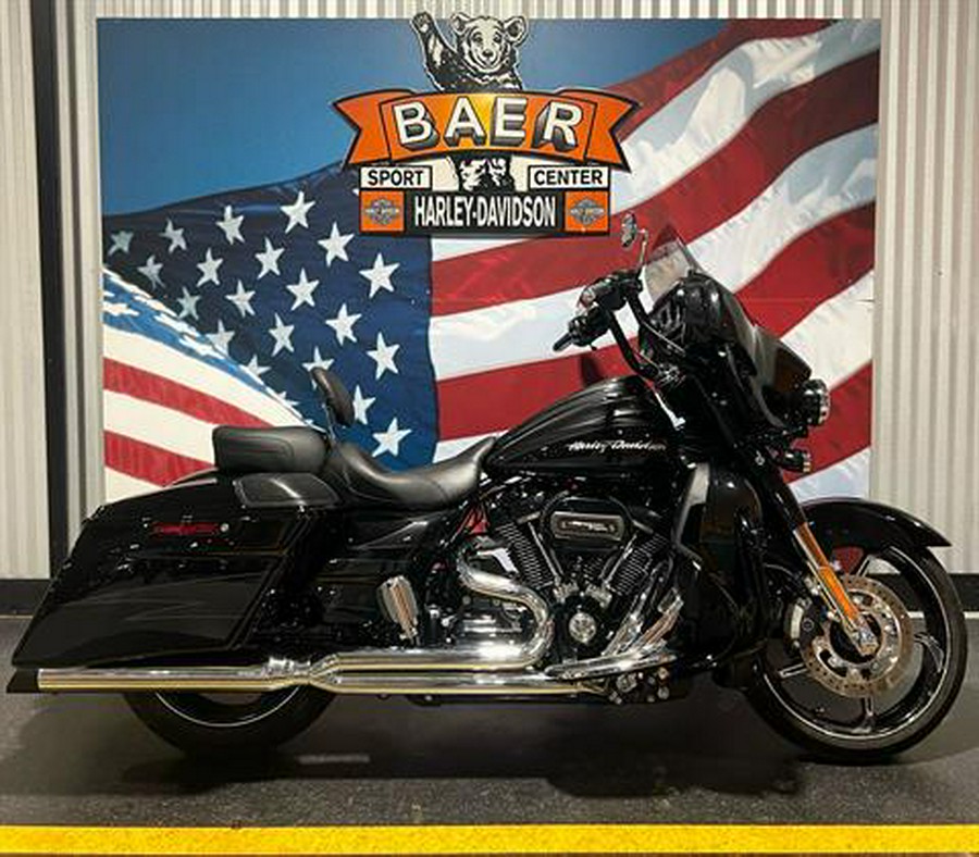 2017 Harley-Davidson CVO™ Street Glide®