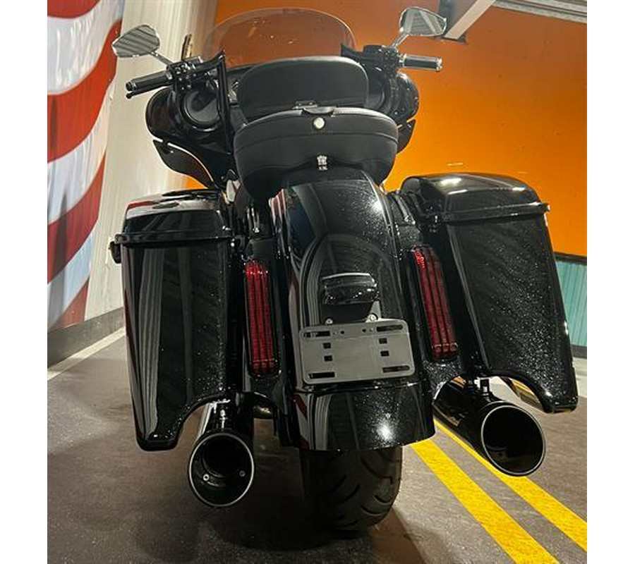 2017 Harley-Davidson CVO™ Street Glide®