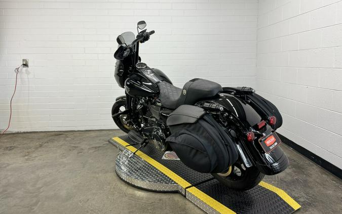 2021 Harley-Davidson® Road King® Special BLACK