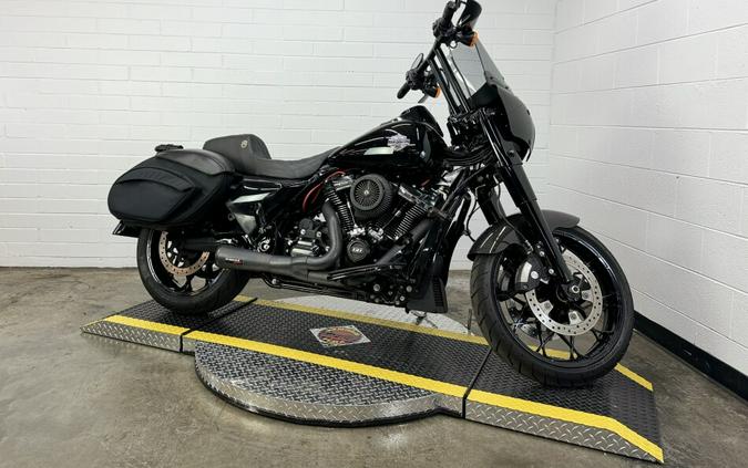 2021 Harley-Davidson® Road King® Special BLACK