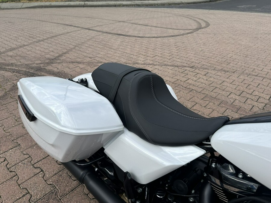 FLTRX 2024 Road Glide™