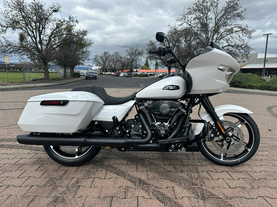 FLTRX 2024 Road Glide™