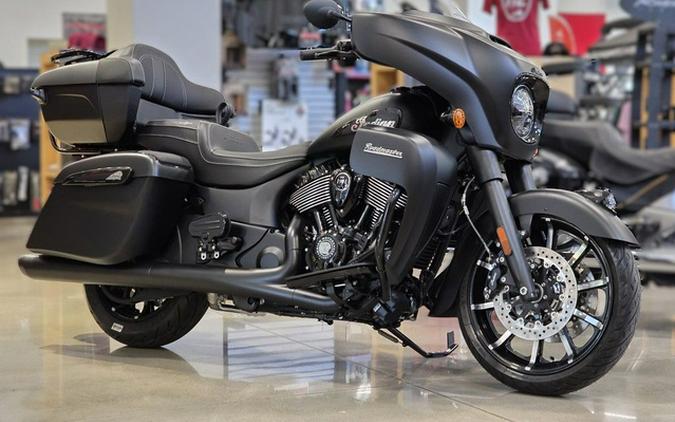 2025 Indian Roadmaster Dark Horse w/Powerband Audio Black Smoke