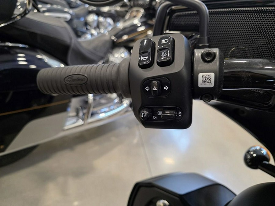 2025 Indian Roadmaster Dark Horse w/Powerband Audio Black Smoke