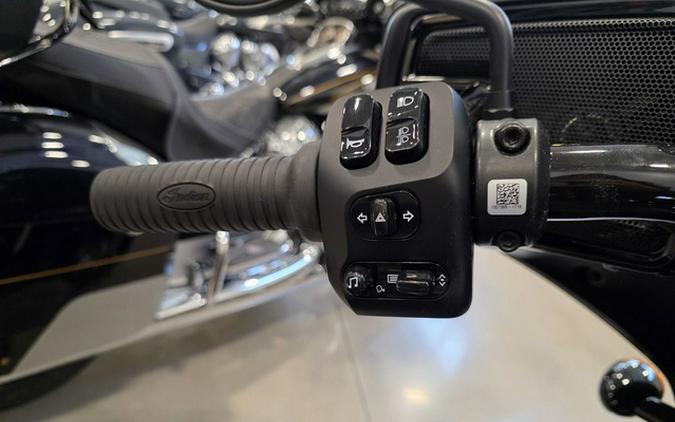 2025 Indian Roadmaster Dark Horse w/Powerband Audio Black Smoke