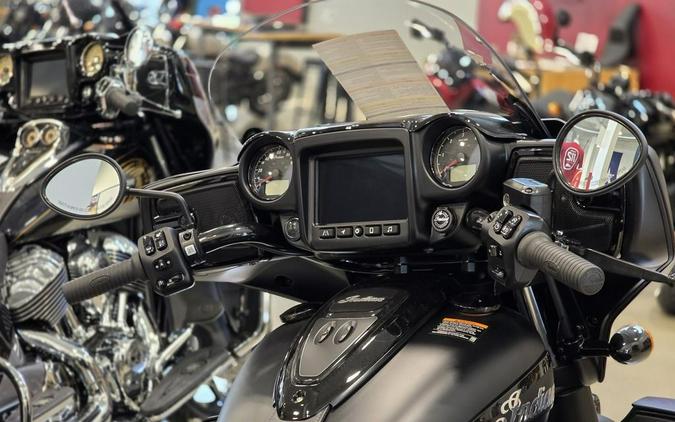 2025 Indian Motorcycle® Roadmaster® Dark Horse® w/Powerband Audio Black Smoke