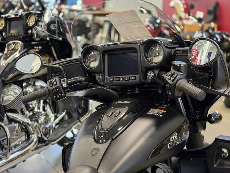 2025 Indian Roadmaster Dark Horse w/Powerband Audio Black Smoke