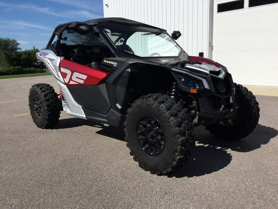 2024 Can-Am® Maverick X3 DS Turbo Catalyst Gray