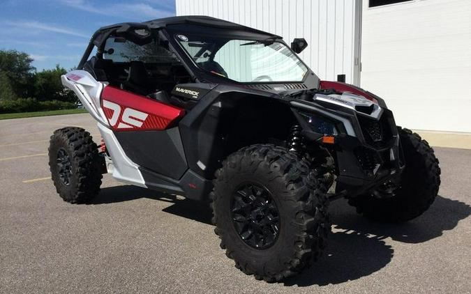 2024 Can-Am® Maverick X3 DS Turbo Catalyst Gray