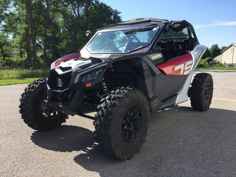 2024 Can-Am® Maverick X3 DS Turbo Catalyst Gray