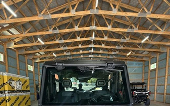 2026 Can-Am Defender Limited HD11 Desert Tan & Carbon Black
