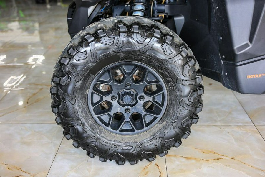2023 Can-Am Maverick X3 DS TURBO RR (Desert Tan & Carbon Black)