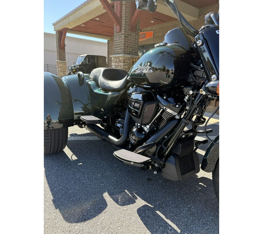 2024 Harley-Davidson® Freewheeler® Alpine Green / Vivid Black