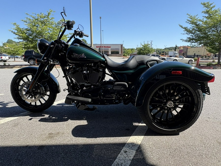 2024 Harley-Davidson® Freewheeler® Alpine Green / Vivid Black