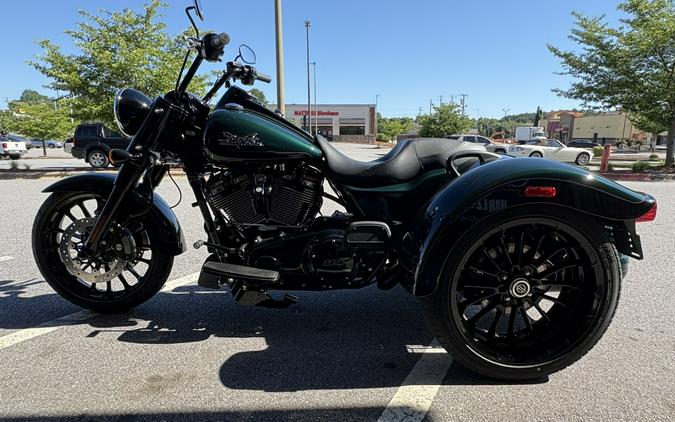 2024 Harley-Davidson® Freewheeler® Alpine Green / Vivid Black