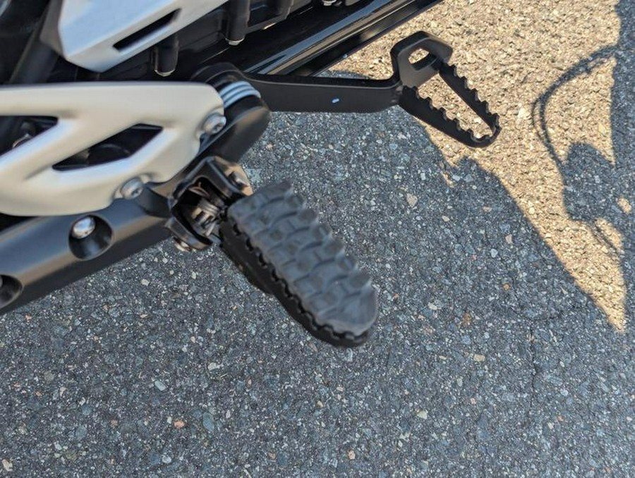2025 Triumph Scrambler 1200 X Carnival Red
