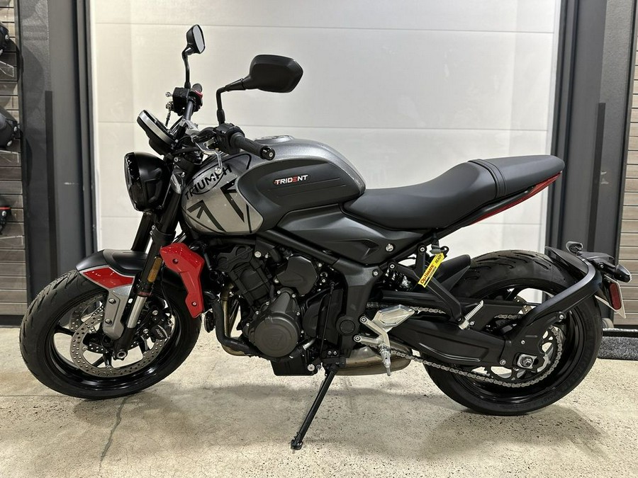 2023 Triumph Trident 660 Silver Ice Diablo Red