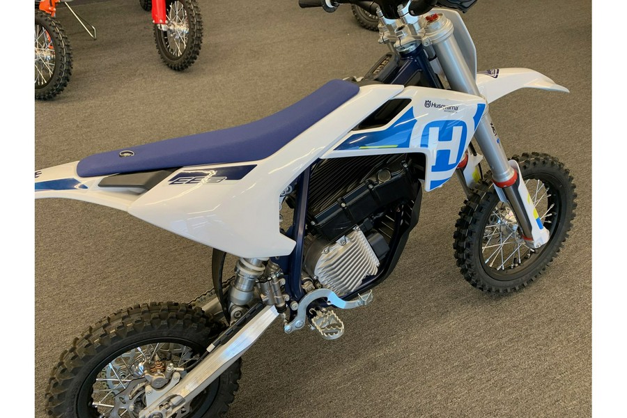 2024 Husqvarna Motorcycles EE5