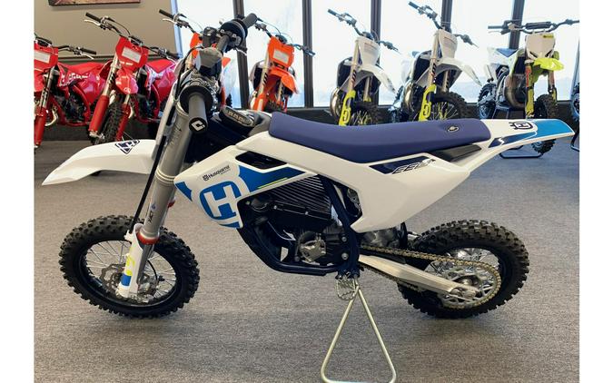 2024 Husqvarna Motorcycles EE5