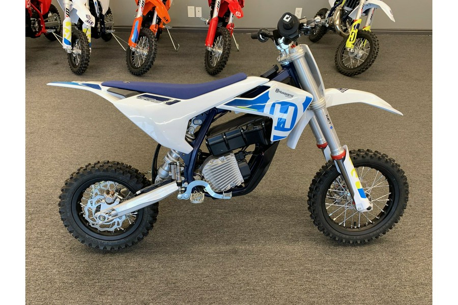 2024 Husqvarna Motorcycles EE5