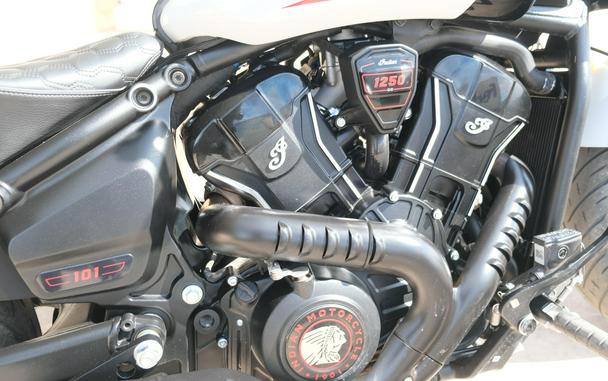 2025 INDIAN MOTORCYCLE 101 SCOUT WHITE MTLC WGRFX TEC 49ST BASE