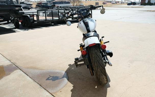 2025 INDIAN MOTORCYCLE 101 SCOUT WHITE MTLC WGRFX TEC 49ST BASE