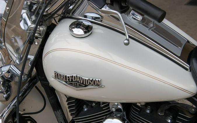 2015 HARLEY ROAD KING BASE