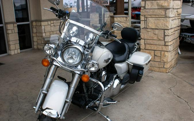 2015 HARLEY ROAD KING BASE