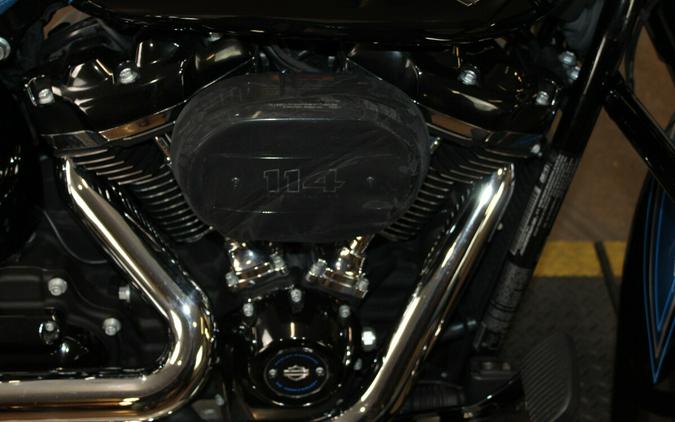 Harley-Davidson® 115th Anniversary Heritage Classic 114 2018 FLHCSANV 052724T LGNDBLUSNGL/BLK