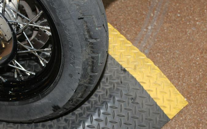 Harley-Davidson® 115th Anniversary Heritage Classic 114 2018 FLHCSANV 052724T LGNDBLUSNGL/BLK