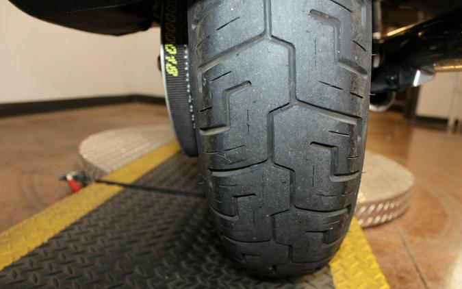 Harley-Davidson® 115th Anniversary Heritage Classic 114 2018 FLHCSANV 052724T LGNDBLUSNGL/BLK