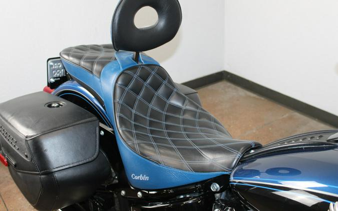 Harley-Davidson® 115th Anniversary Heritage Classic 114 2018 FLHCSANV 052724T LGNDBLUSNGL/BLK