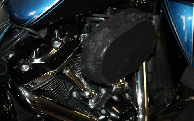 Harley-Davidson® 115th Anniversary Heritage Classic 114 2018 FLHCSANV 052724T LGNDBLUSNGL/BLK