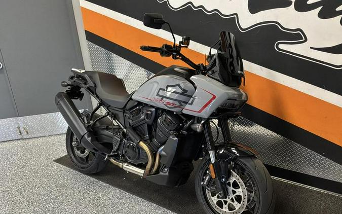 2025 Harley-Davidson® RA1250ST - Pan America® 1250 ST