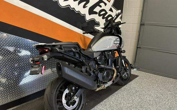 2025 Harley-Davidson® RA1250ST - Pan America® 1250 ST