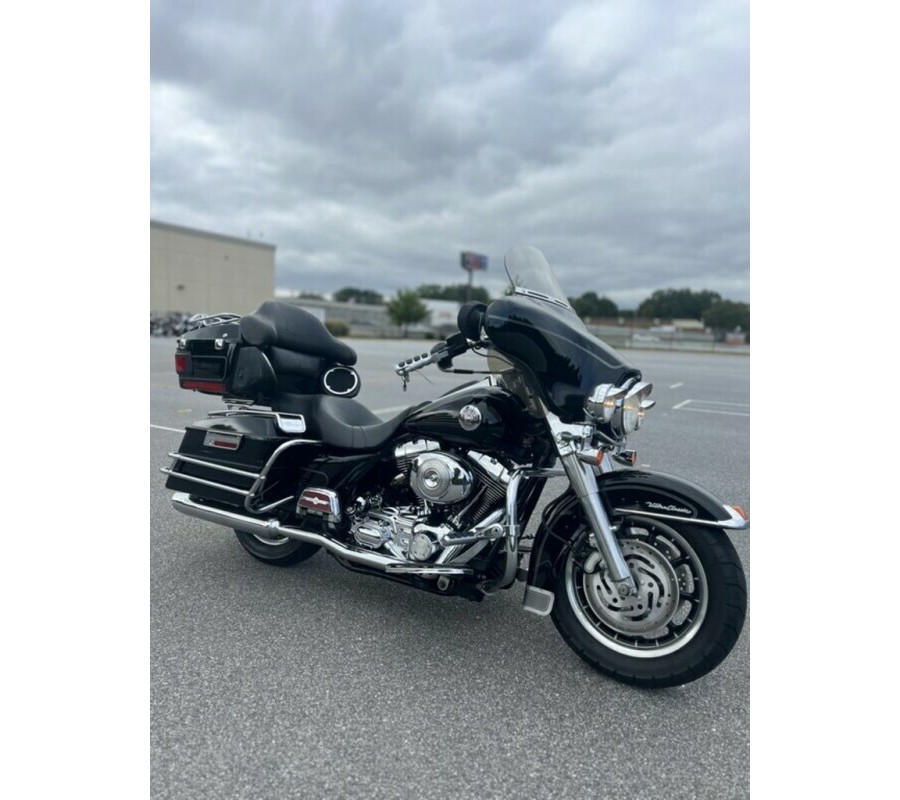 FLHTCU 2004 Electra Glide® Ultra Classic Peace Officer SE