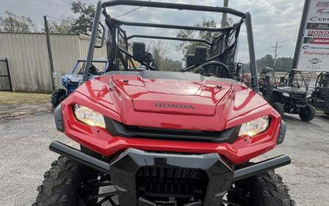 2025 Honda® Pioneer 1000-6 Deluxe Crew