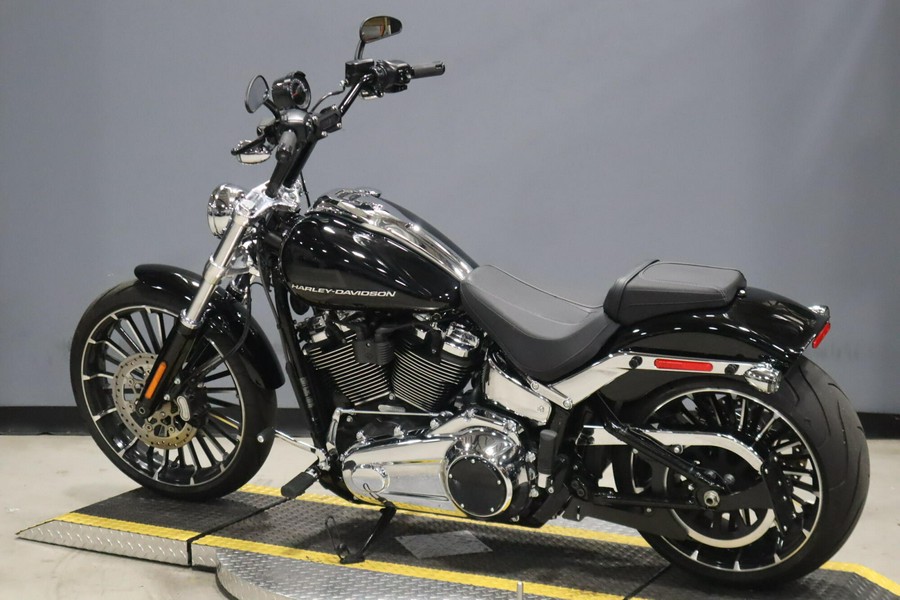 2025 Harley-Davidson Breakout Vivid Black