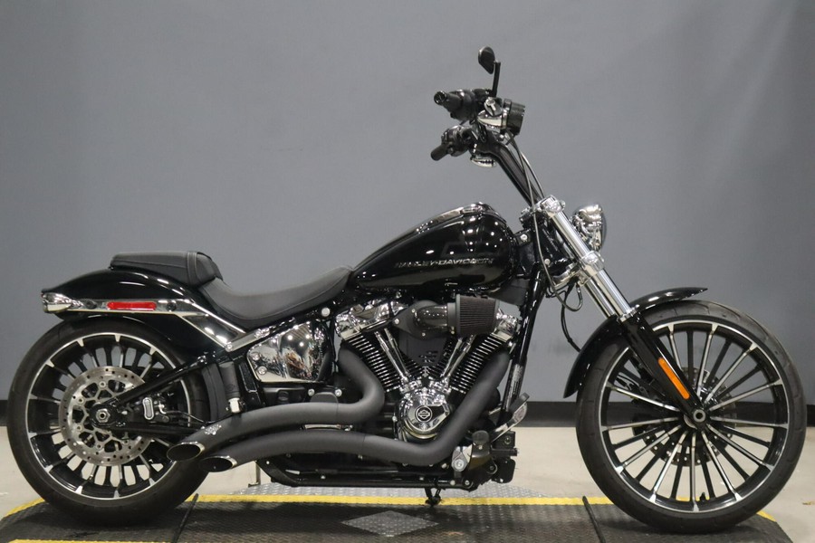 2025 Harley-Davidson Breakout Vivid Black
