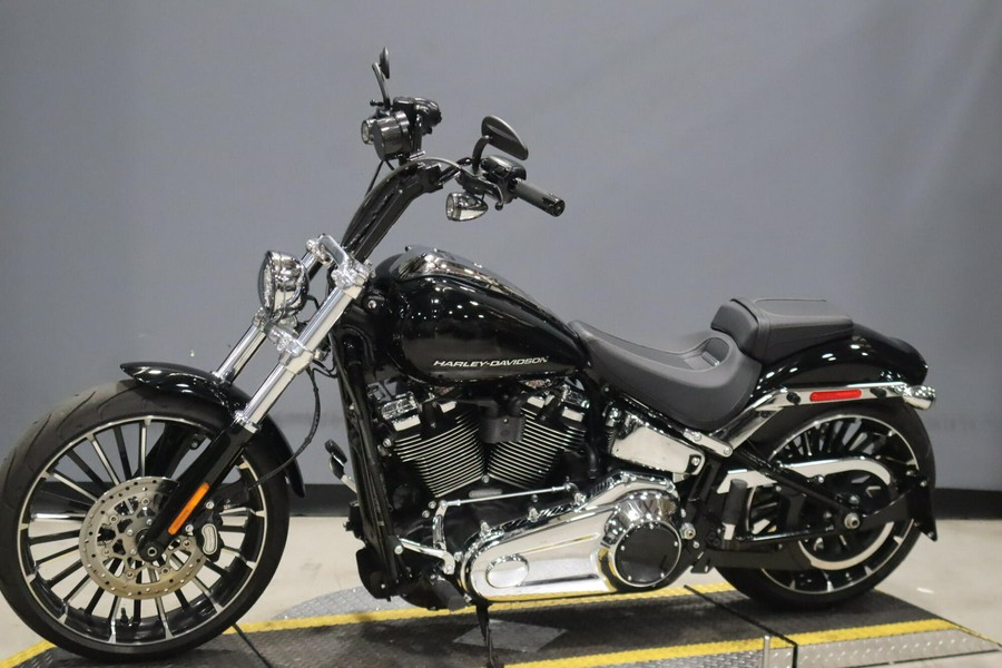 2025 Harley-Davidson Breakout Vivid Black