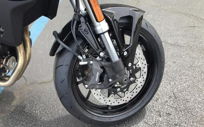 2025 SUZUKI GSX-8S