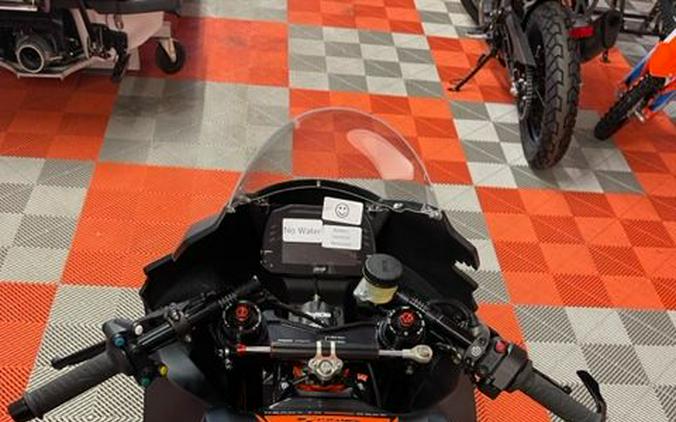 2023 KTM RC 8C