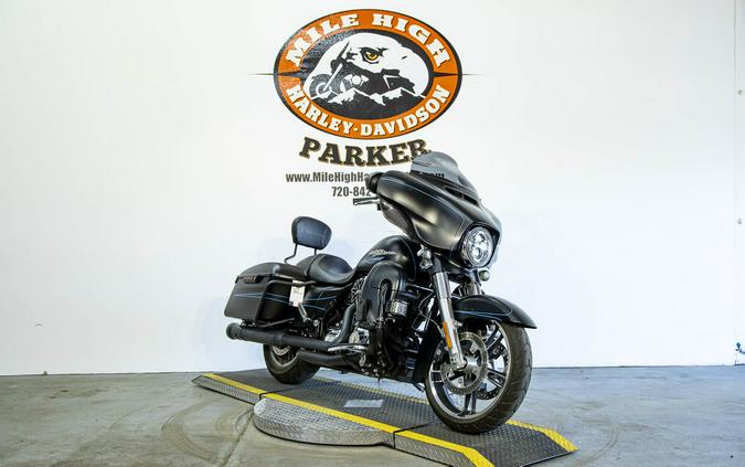 2015 Harley-Davidson® FLHXS - Street Glide® Special