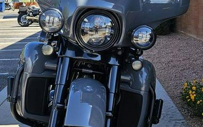 2018 Harley-Davidson® FLHXSE - CVO™ Street Glide®